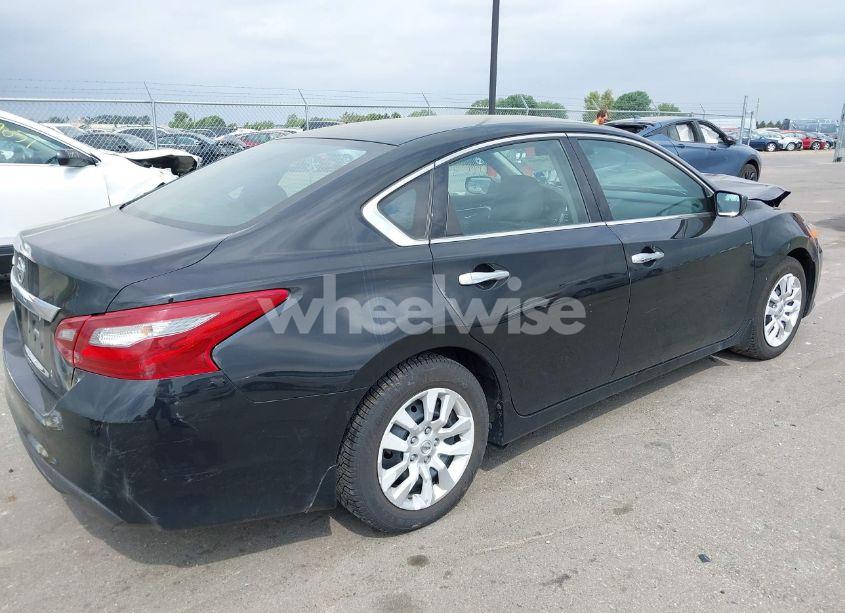 Photo 4 of 2018 Nissan Altima 2.5 S (VIN 1N4AL3AP0JC220107)