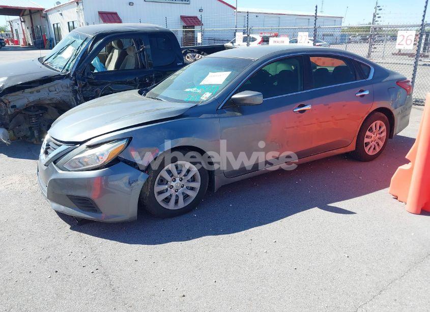 Photo 2 of 2018 Nissan Altima 2.5 S (VIN 1N4AL3AP0JC220558)