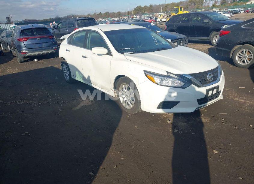 2018 Nissan Altima 2.5 S (VIN 1N4AL3AP0JC223881) main photo