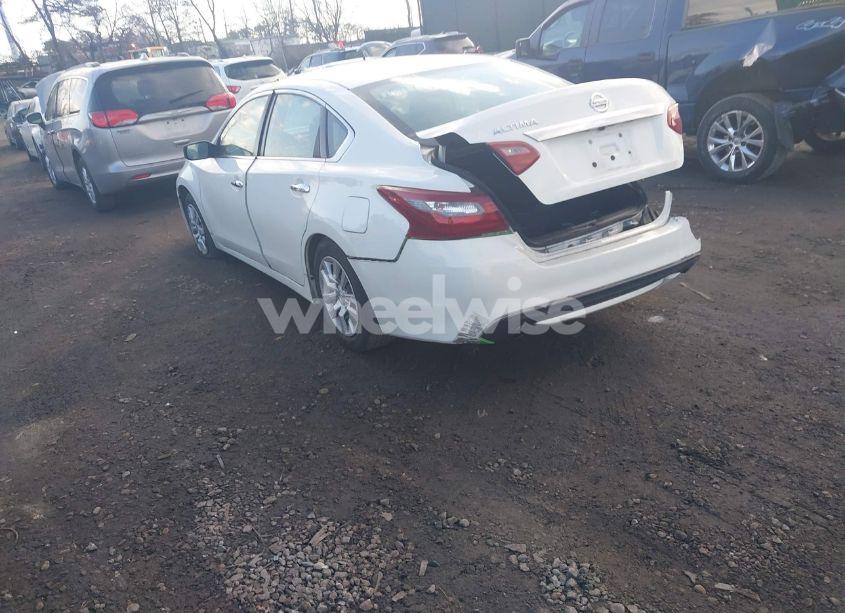 Photo 3 of 2018 Nissan Altima 2.5 S (VIN 1N4AL3AP0JC223881)