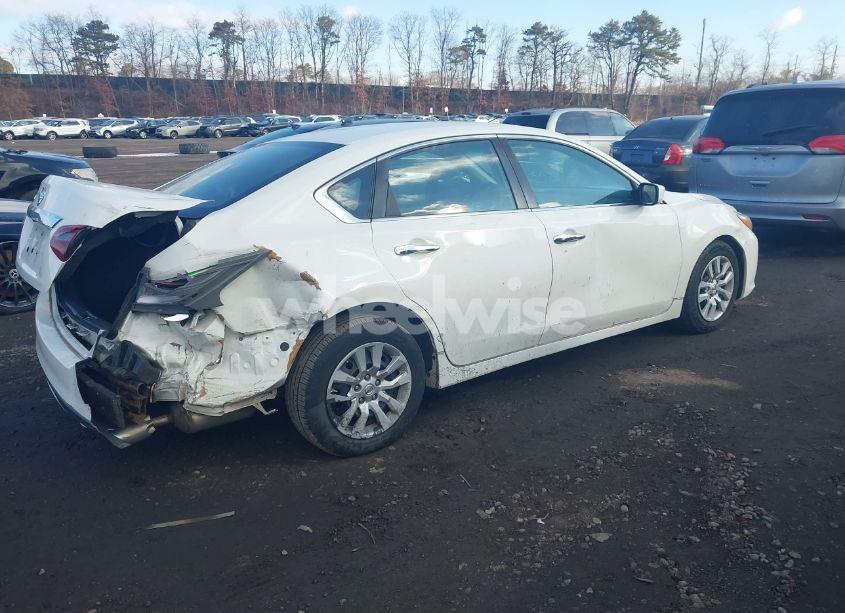 Photo 4 of 2018 Nissan Altima 2.5 S (VIN 1N4AL3AP0JC223881)