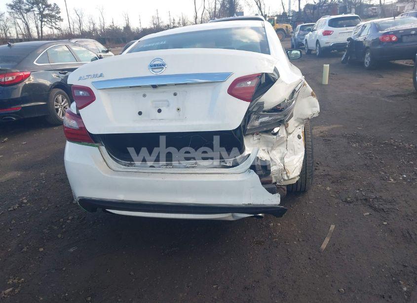 Photo 6 of 2018 Nissan Altima 2.5 S (VIN 1N4AL3AP0JC223881)