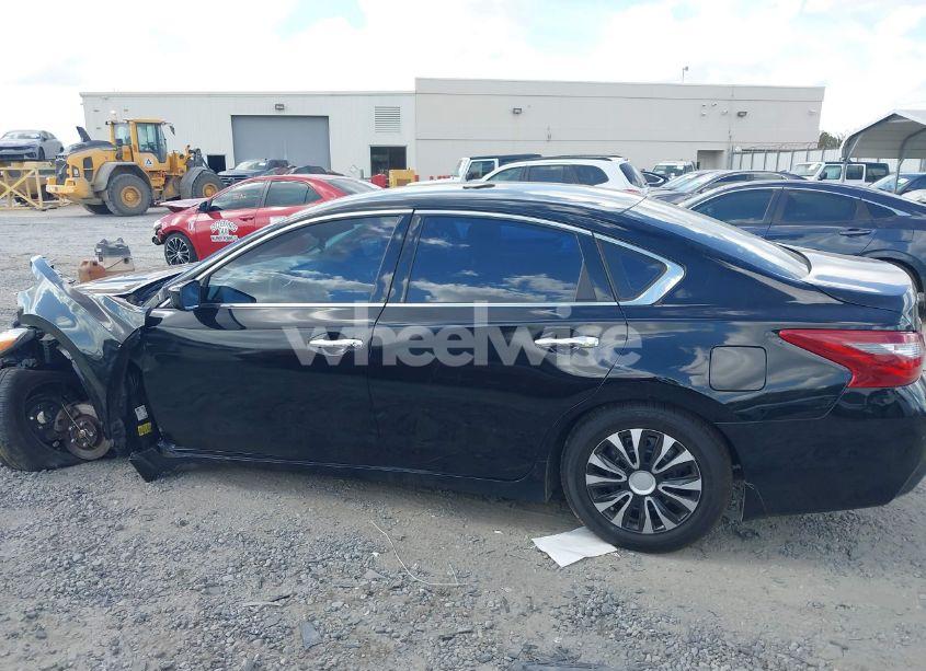 Photo 13 of 2018 Nissan Altima 2.5 S (VIN 1N4AL3AP0JC225338)