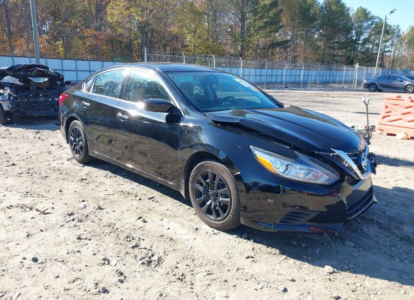 2018 Nissan Altima 2.5 S (VIN 1N4AL3AP0JC231933) main photo