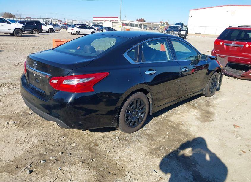 Photo 4 of 2018 Nissan Altima 2.5 S (VIN 1N4AL3AP0JC231933)