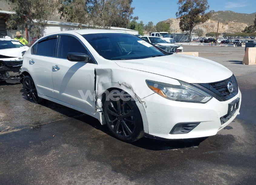 2018 Nissan Altima 2.5 SR (VIN 1N4AL3AP0JC234962) main photo