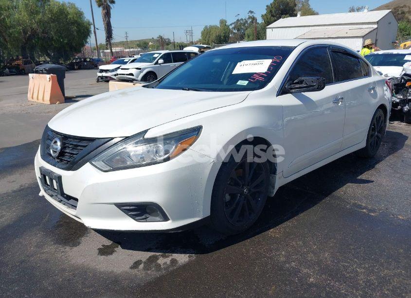 Photo 2 of 2018 Nissan Altima 2.5 SR (VIN 1N4AL3AP0JC234962)