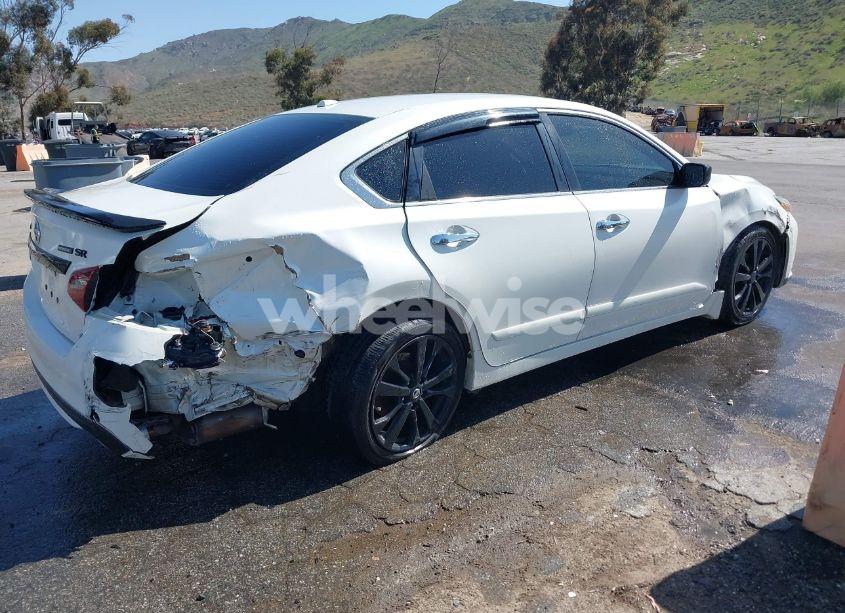 Photo 4 of 2018 Nissan Altima 2.5 SR (VIN 1N4AL3AP0JC234962)