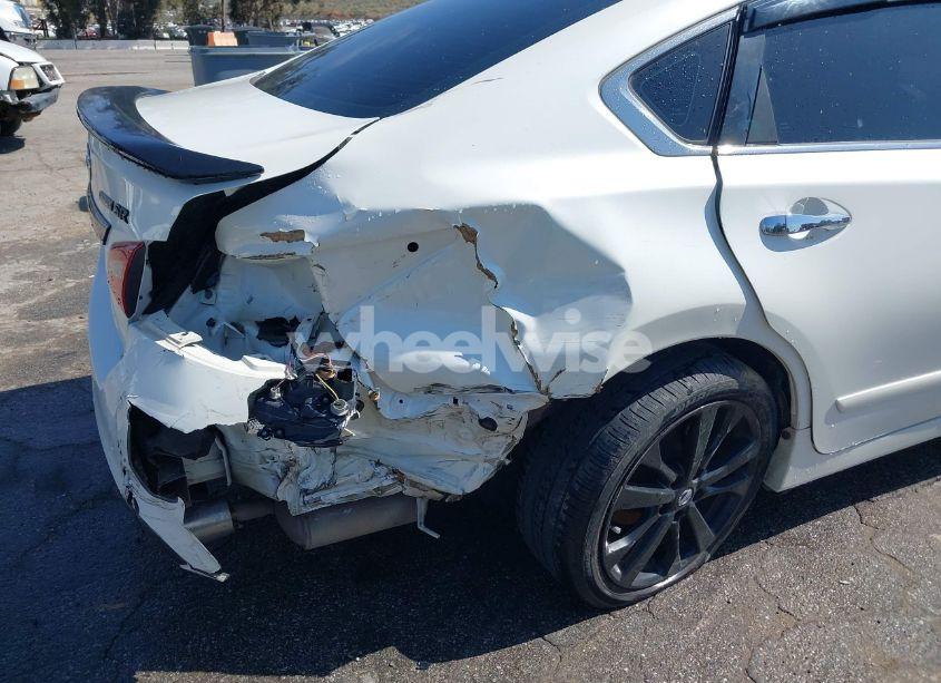 Photo 6 of 2018 Nissan Altima 2.5 SR (VIN 1N4AL3AP0JC234962)