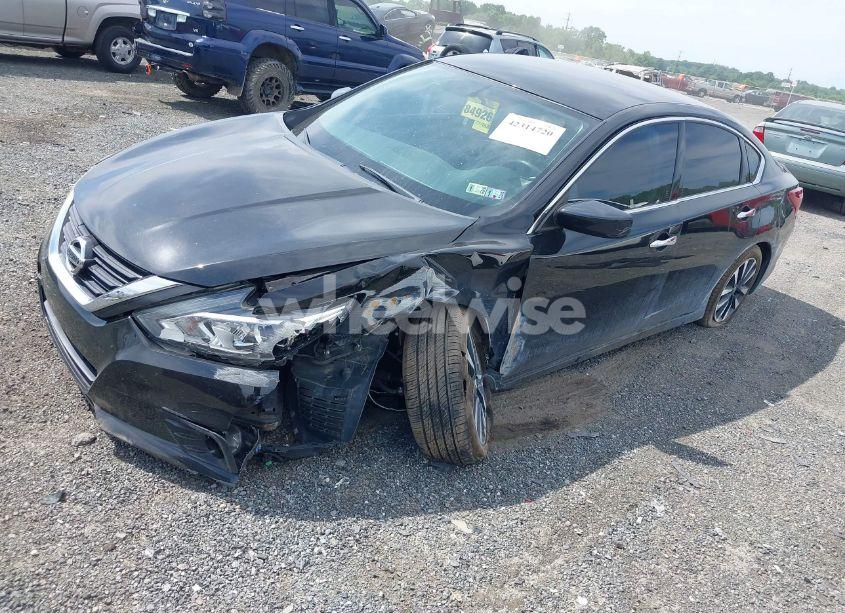 Photo 2 of 2018 Nissan Altima 2.5 SV (VIN 1N4AL3AP0JC240440)