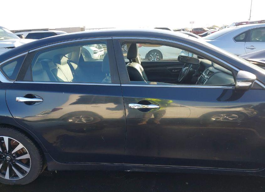 Photo 13 of 2018 Nissan Altima 2.5 SL (VIN 1N4AL3AP0JC242107)