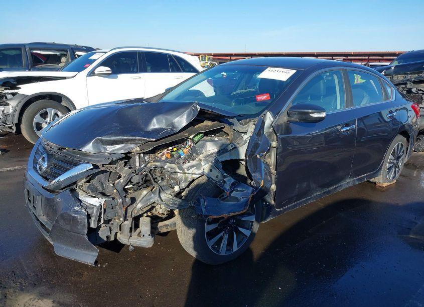 Photo 2 of 2018 Nissan Altima 2.5 SL (VIN 1N4AL3AP0JC242107)