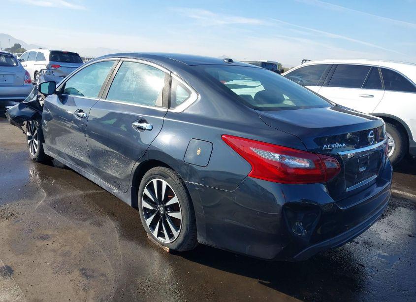 Photo 3 of 2018 Nissan Altima 2.5 SL (VIN 1N4AL3AP0JC242107)