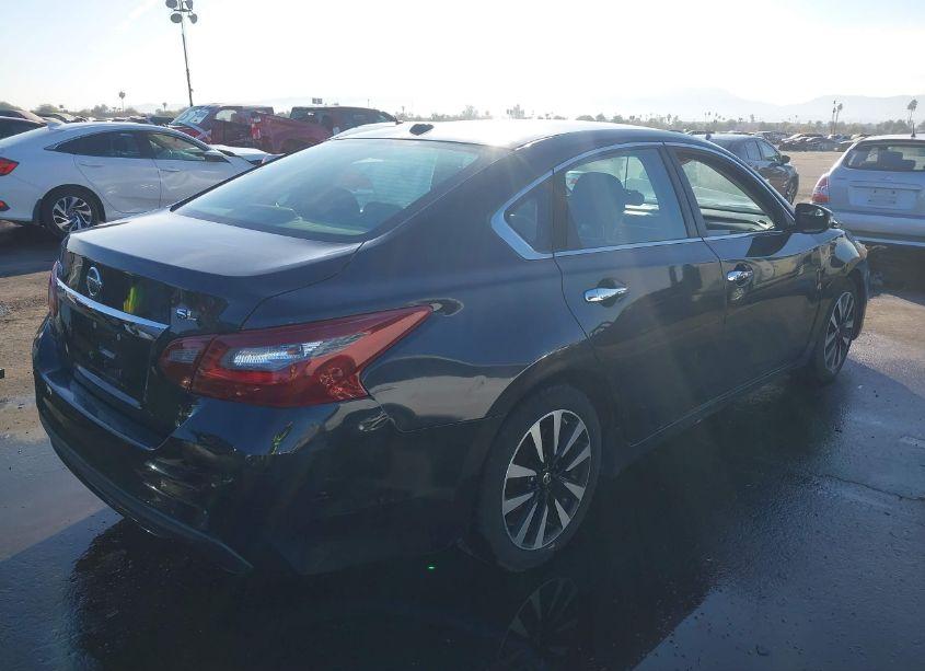 Photo 4 of 2018 Nissan Altima 2.5 SL (VIN 1N4AL3AP0JC242107)
