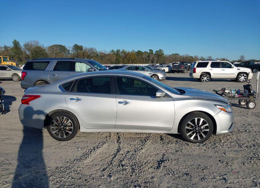 Photo 13 of 2018 Nissan Altima 2.5 SL (VIN 1N4AL3AP0JC243659)