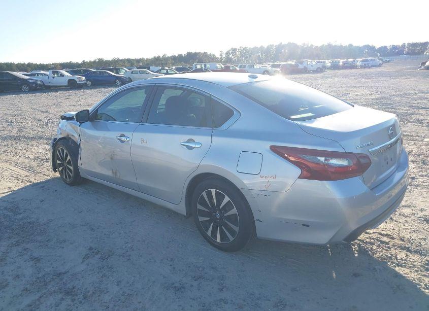 Photo 3 of 2018 Nissan Altima 2.5 SL (VIN 1N4AL3AP0JC243659)