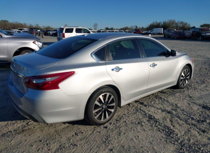 Photo 4 of 2018 Nissan Altima 2.5 SL (VIN 1N4AL3AP0JC243659)