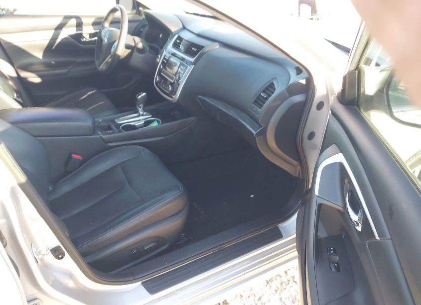 Photo 5 of 2018 Nissan Altima 2.5 SL (VIN 1N4AL3AP0JC243659)