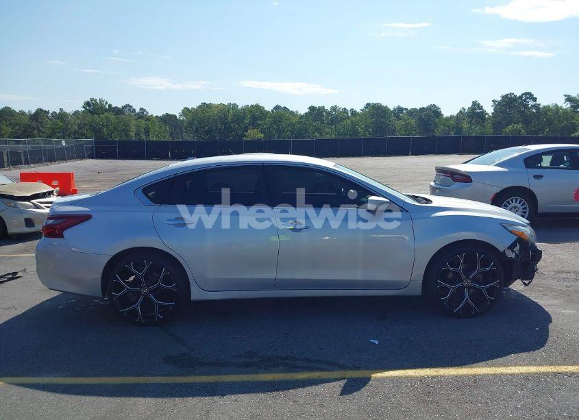 Photo 14 of 2018 Nissan Altima 2.5 SV (VIN 1N4AL3AP0JC246884)