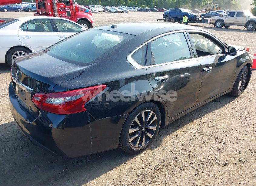 Photo 4 of 2018 Nissan Altima 2.5 SL (VIN 1N4AL3AP0JC247856)