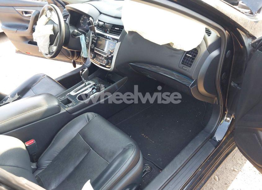 Photo 5 of 2018 Nissan Altima 2.5 SL (VIN 1N4AL3AP0JC247856)