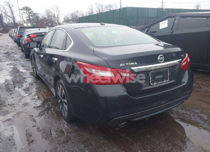 Photo 3 of 2018 Nissan Altima 2.5 SV (VIN 1N4AL3AP0JC253981)