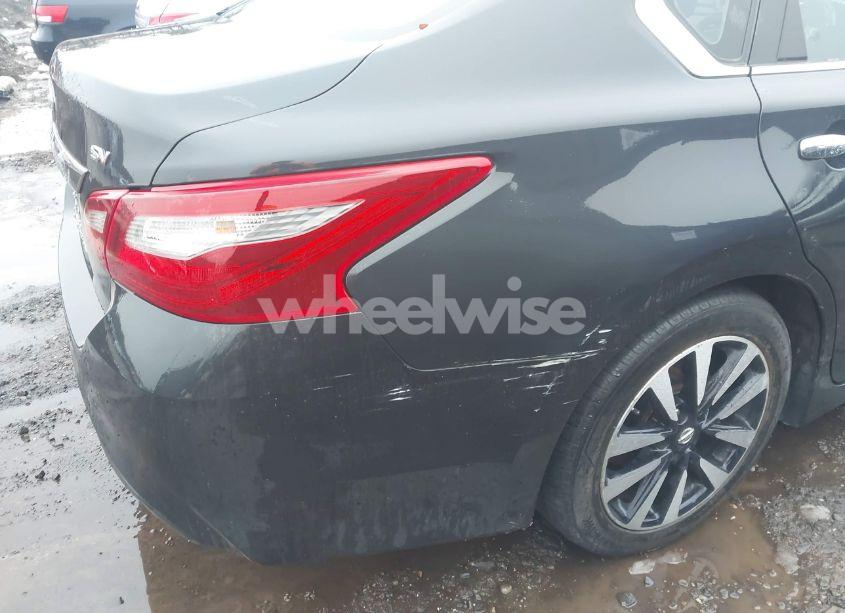 Photo 6 of 2018 Nissan Altima 2.5 SV (VIN 1N4AL3AP0JC253981)