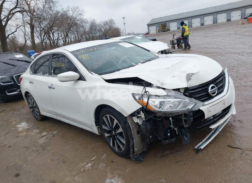 2018 Nissan Altima 2.5 SV (VIN 1N4AL3AP0JC269422) main photo