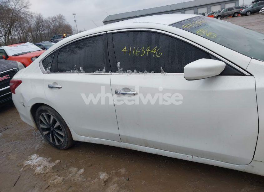 Photo 13 of 2018 Nissan Altima 2.5 SV (VIN 1N4AL3AP0JC269422)
