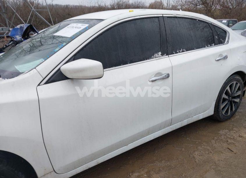 Photo 14 of 2018 Nissan Altima 2.5 SV (VIN 1N4AL3AP0JC269422)