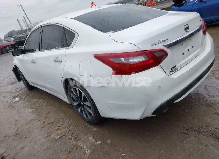 Photo 3 of 2018 Nissan Altima 2.5 SV (VIN 1N4AL3AP0JC269422)