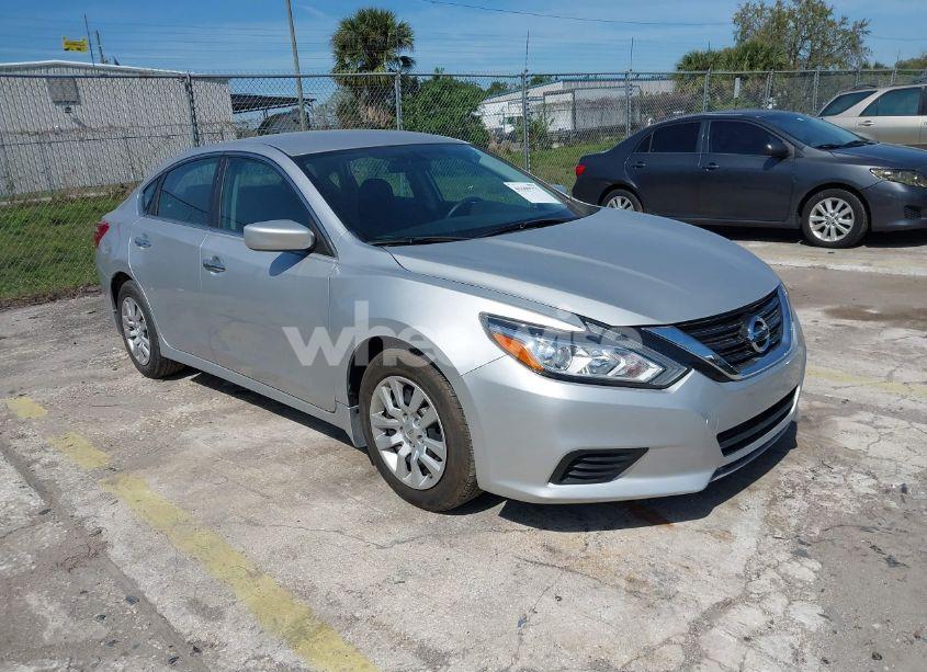 2018 Nissan Altima 2.5 S (VIN 1N4AL3AP0JC269632) main photo