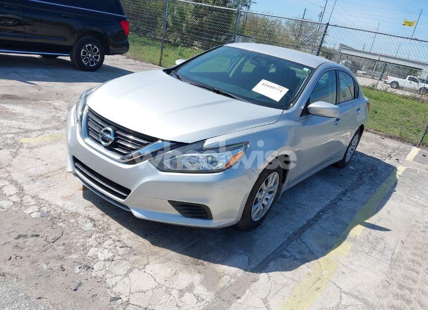 Photo 2 of 2018 Nissan Altima 2.5 S (VIN 1N4AL3AP0JC269632)