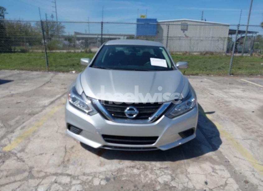 Photo 6 of 2018 Nissan Altima 2.5 S (VIN 1N4AL3AP0JC269632)