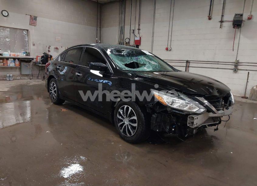 2018 Nissan Altima 2.5 S (VIN 1N4AL3AP0JC271008) main photo