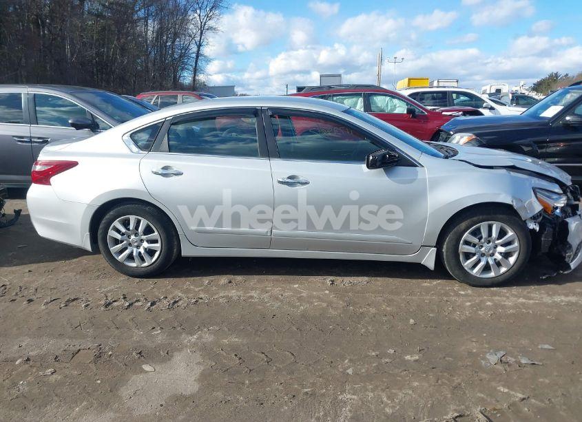 Photo 13 of 2018 Nissan Altima 2.5 S (VIN 1N4AL3AP0JC274975)