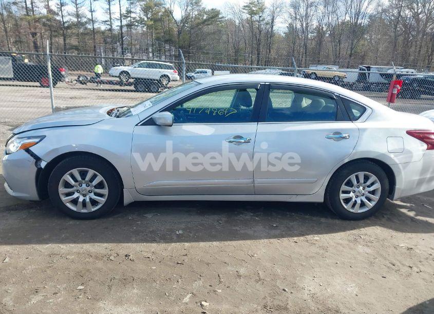 Photo 14 of 2018 Nissan Altima 2.5 S (VIN 1N4AL3AP0JC274975)