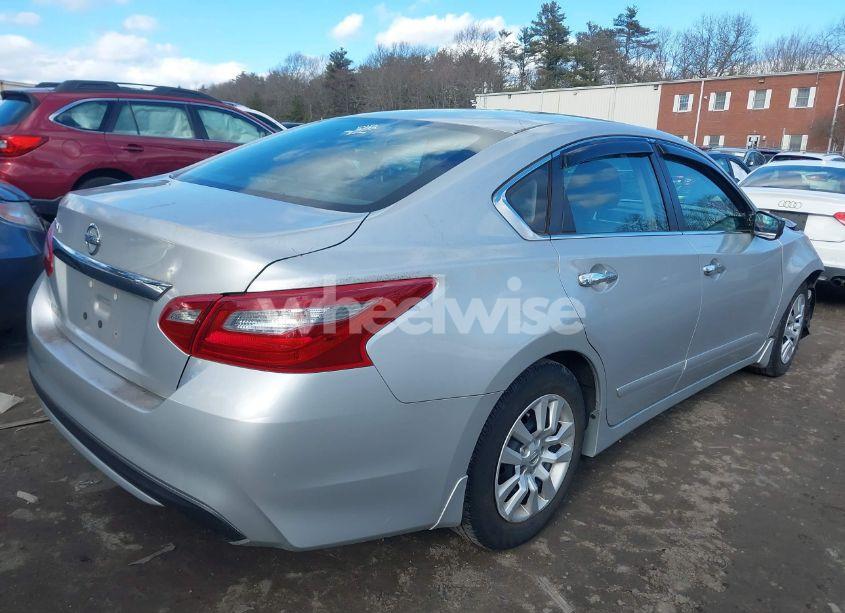 Photo 4 of 2018 Nissan Altima 2.5 S (VIN 1N4AL3AP0JC274975)