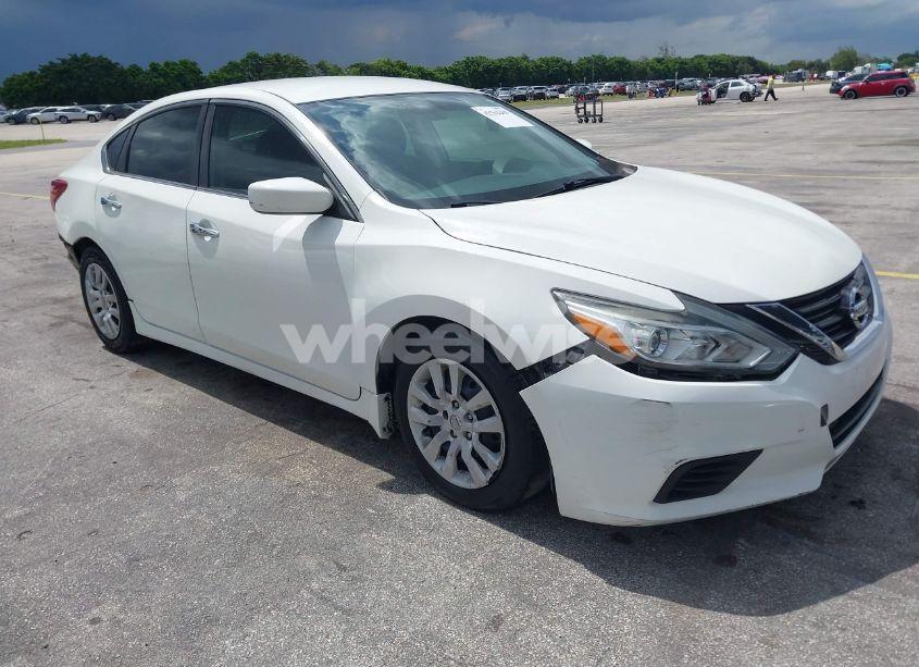 2018 Nissan Altima 2.5 S (VIN 1N4AL3AP0JC283112) main photo