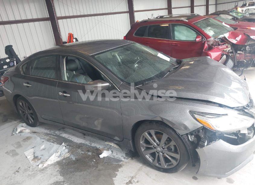 Photo 14 of 2018 Nissan Altima 2.5 SR (VIN 1N4AL3AP0JC284373)