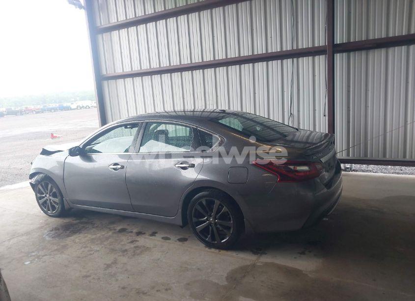 Photo 15 of 2018 Nissan Altima 2.5 SR (VIN 1N4AL3AP0JC284373)