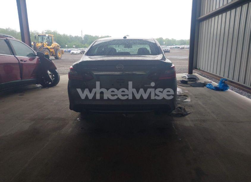 Photo 17 of 2018 Nissan Altima 2.5 SR (VIN 1N4AL3AP0JC284373)