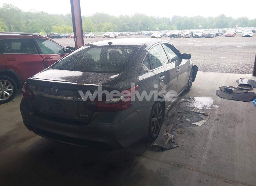 Photo 4 of 2018 Nissan Altima 2.5 SR (VIN 1N4AL3AP0JC284373)