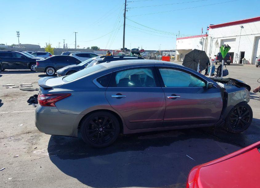 Photo 13 of 2018 Nissan Altima 2.5 SR (VIN 1N4AL3AP0JC289086)