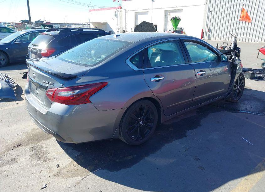 Photo 4 of 2018 Nissan Altima 2.5 SR (VIN 1N4AL3AP0JC289086)