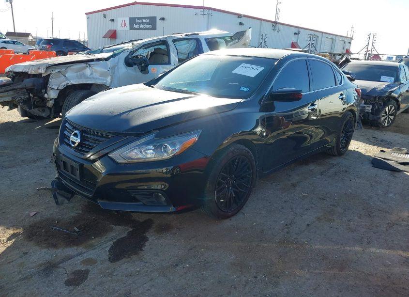 Photo 2 of 2018 Nissan Altima 2.5 SR (VIN 1N4AL3AP0JC291324)