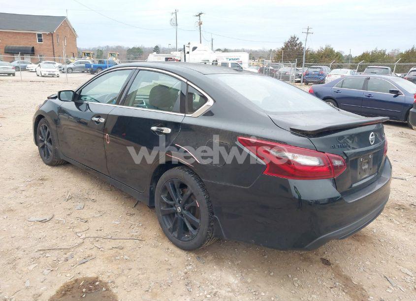 Photo 3 of 2018 Nissan Altima 2.5 SR (VIN 1N4AL3AP0JC471872)