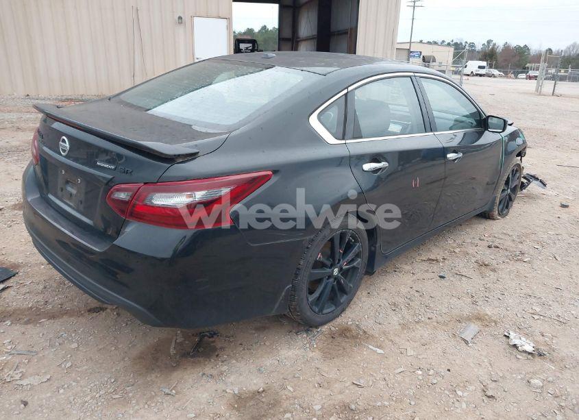 Photo 4 of 2018 Nissan Altima 2.5 SR (VIN 1N4AL3AP0JC471872)