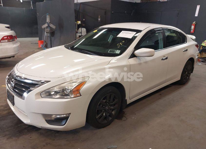 Photo 2 of 2013 Nissan Altima 2.5 S (VIN 1N4AL3AP1DC178101)