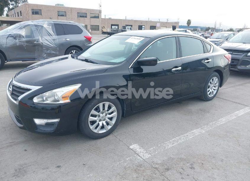 Photo 2 of 2013 Nissan Altima 2.5 S (VIN 1N4AL3AP1DC205961)